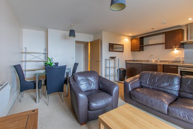 Ferry Court, Cardiff photo 2