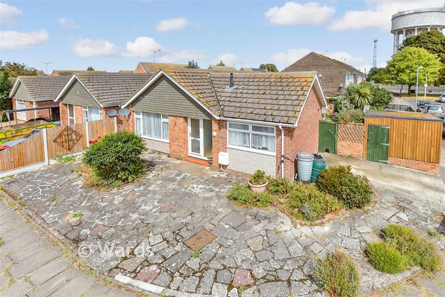 2-bed bungalow on 7, Chestnut Drive, Broadstairs, £330,000