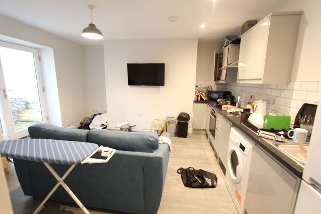 Shared accommodation to rent in Wharncliffe Road, Sheffield