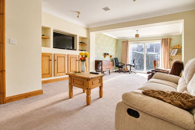 5, Cygnet Drive, Chatteris photo 2