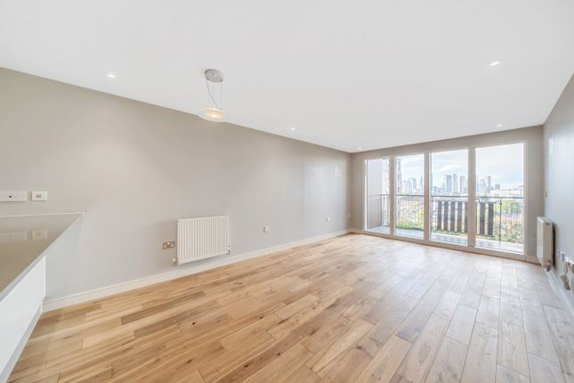 Thumbnail Flat to rent in Seren Park Gardens, London