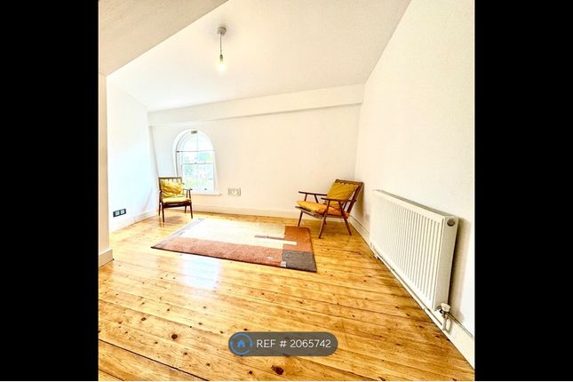 Thumbnail Flat to rent in Stamford Grove West, London
