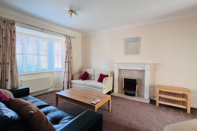 9, Cranborne Close, Colchester photo 3