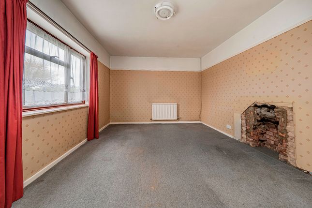 321 Uxbridge Road, Slough photo 2