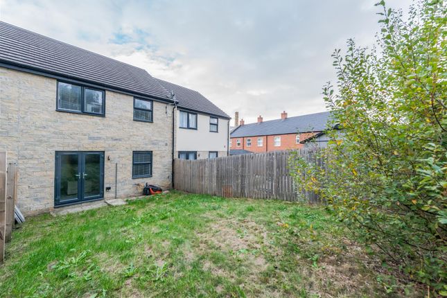 3, Park Meadow Lane, Leeds photo 4
