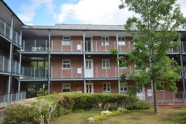 2 bed flat for sale in Stirling Court, Nightingale Close, Chesterfield, Derbyshire S41