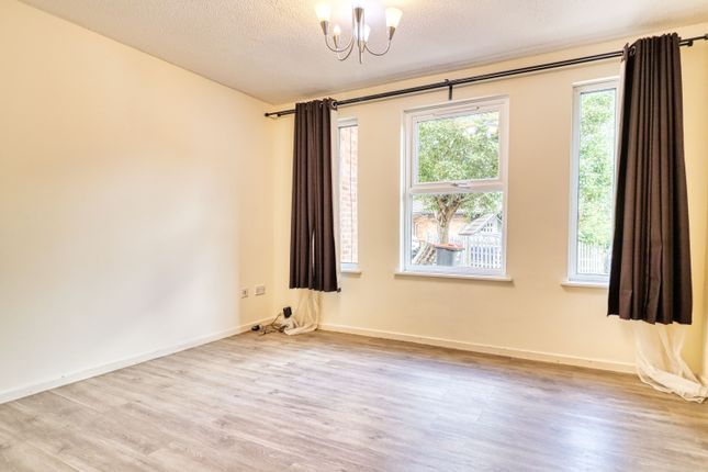13, Southwick Court, Milton Keynes photo 3
