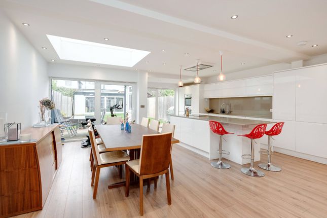 30, Highcroft Gardens, London photo 4