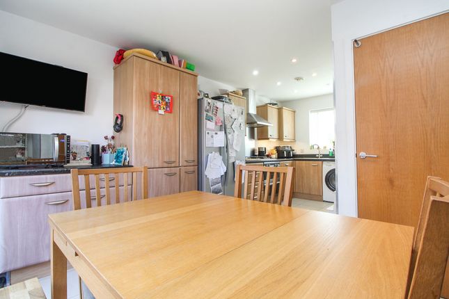 8, Horace Close, Bedford photo 4