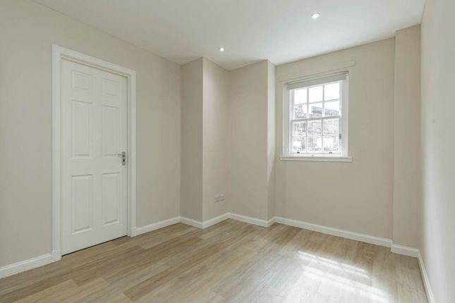 Atholl Crescent Lane, City Centre, Edinburgh, Edinburgh photo 3