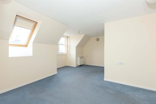 Flat 80, Belmaine Court, West Street, Worthing photo 4