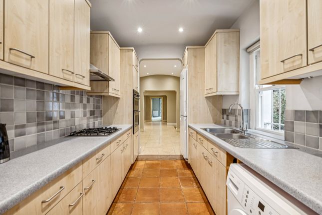 16A, Belsize Park Gardens, London photo 4
