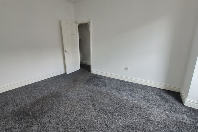 Terraced house to rent in Castleford Road, Normanton