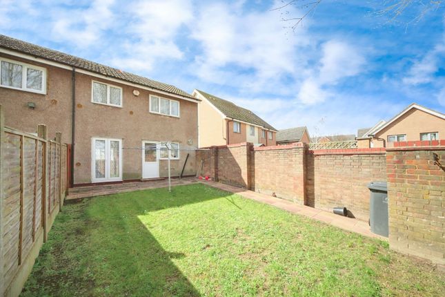 End terrace house for sale in Surrey Street, Luton