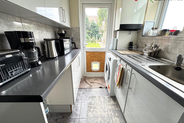 51 Booth Road, London photo 3