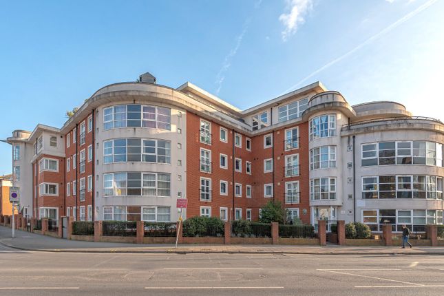 Thumbnail Flat for sale in London Road, Kingston Upon Thames