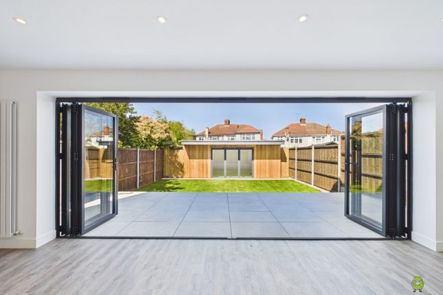 11, Norfolk Gardens, Bexleyheath photo 2