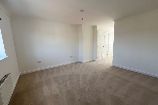 34, Pathfinder Way, Huntingdon photo 2