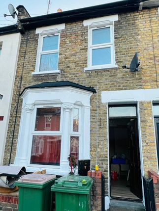 Terraced house to rent in Tavistok Rd Stratford, London