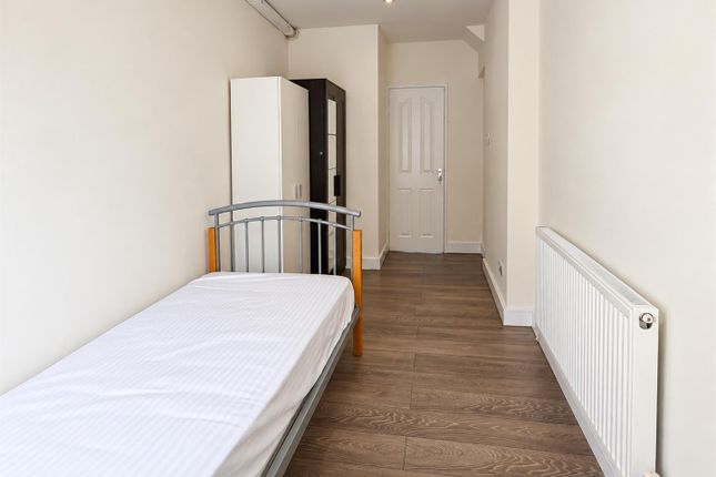 75a, Ellesmere Avenue, London photo 2