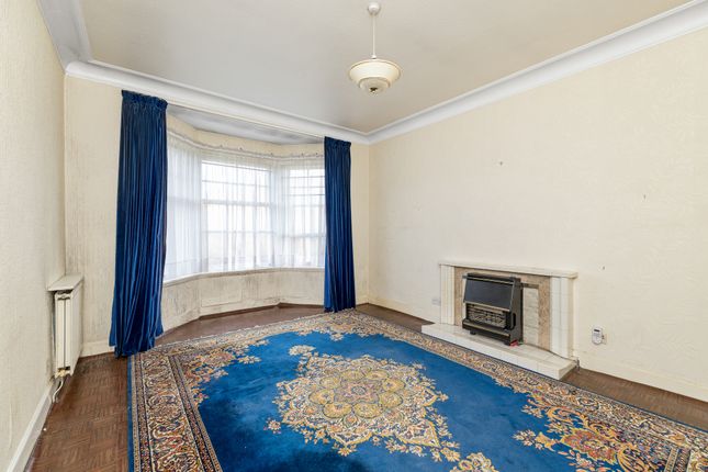 23, Drylaw Crescent, Blackhall, Edinburgh photo 2