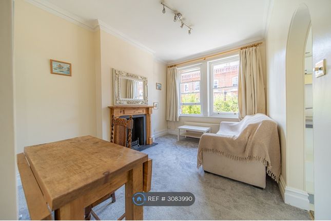 Fairholme Road Barons Court, London photo 3
