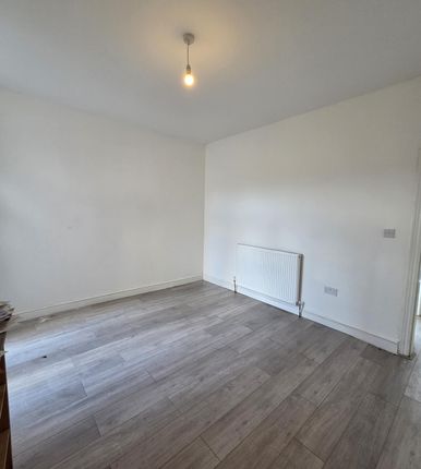 72, Flora Road, Birmingham photo 5
