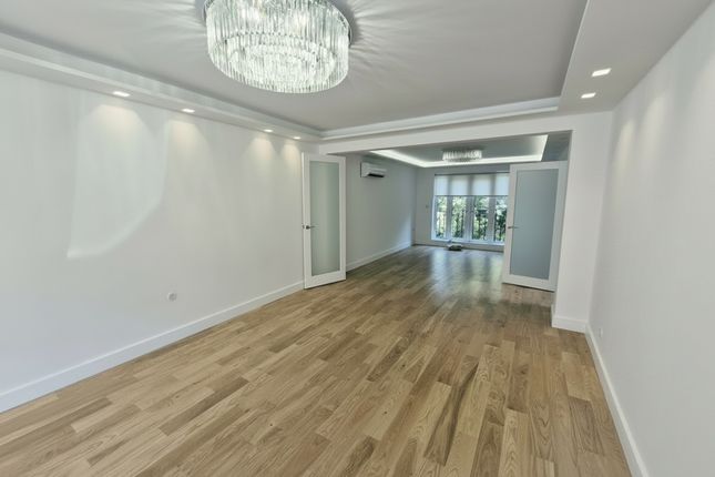3, Danescroft Gardens, London photo 5