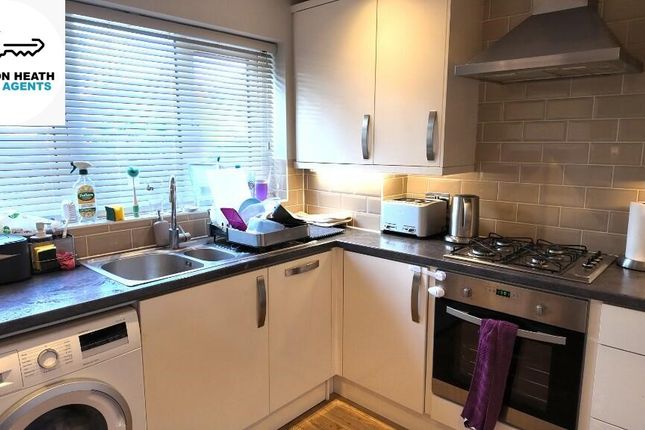 Jutland Place, Egham photo 3
