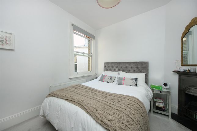 Flat to rent in Seaford Road, London