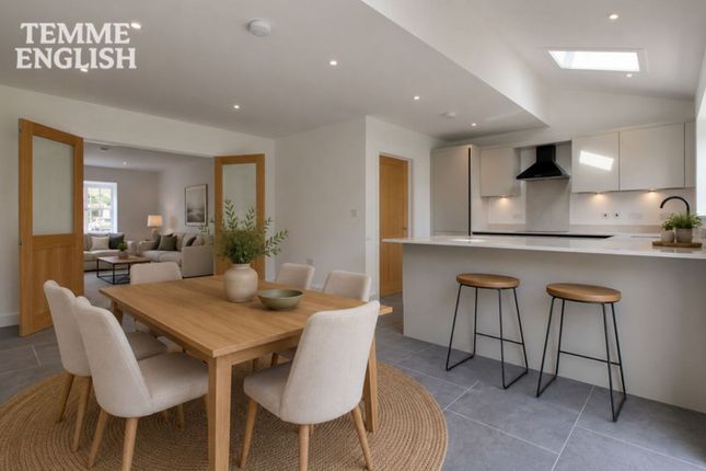 13 New Century Road, Basildon photo 2