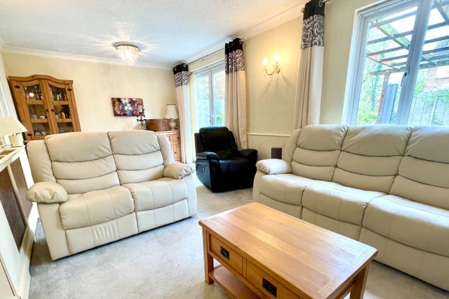 Link-detached house for sale in Ilfracombe Way, Lower Earley, Reading