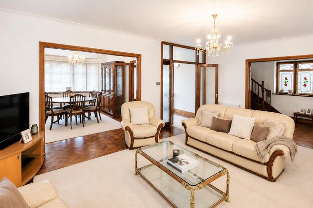 124, Longland Drive, London photo 3