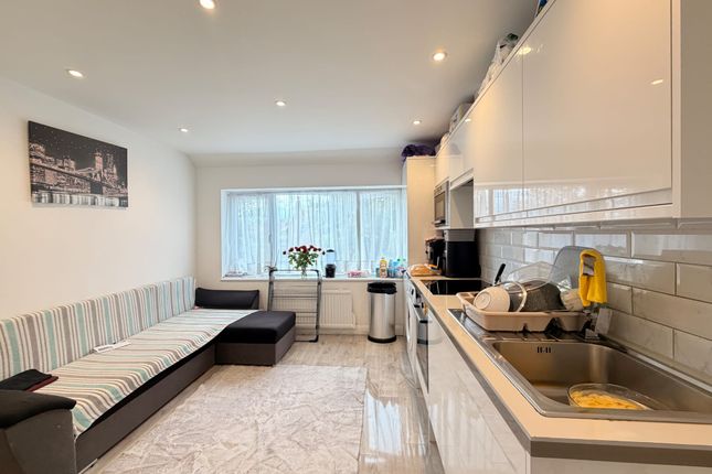 2, Vicarage Farm Road, Hounslow photo 3