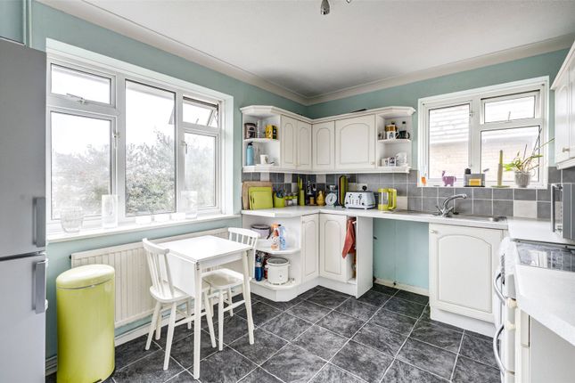 39, Chesham Close, Worthing photo 4