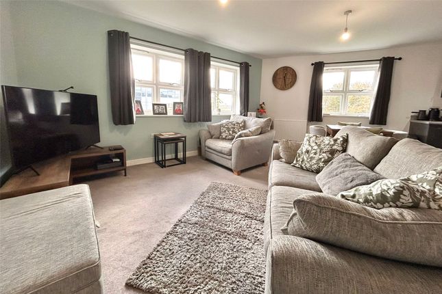 17 Smith House,, Burke Place, Aldershot photo 4