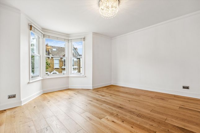 Thumbnail Flat to rent in Charteris Road, London NW6.