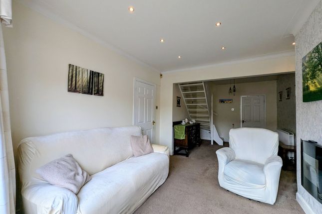 12 Newton Grove, South Shields photo 2