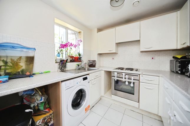 105, Kiln Way, Dunstable photo 4