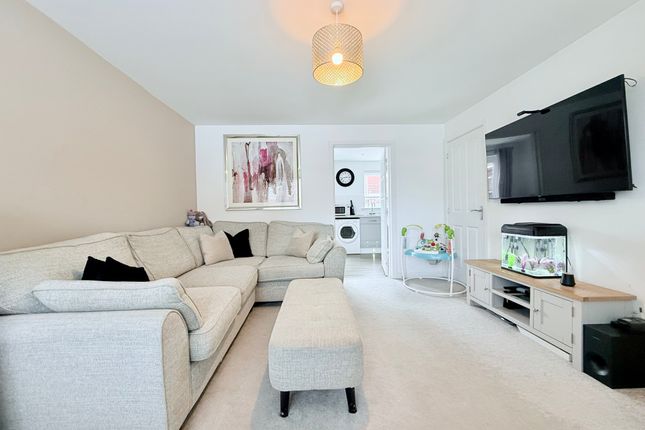 3, Ellis Drive, Great Yarmouth photo 3