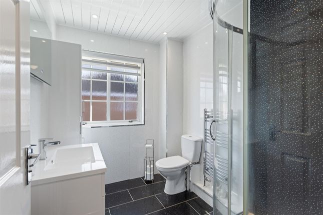 27, Glenisla Court, Whitburn photo 4