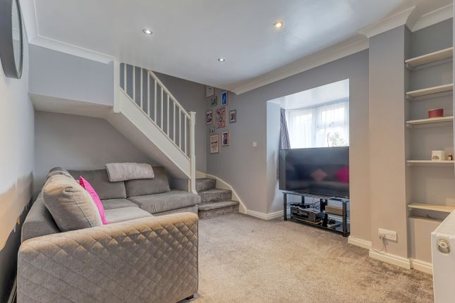 8, Tilling Crescent, Buckinghamshire photo 3