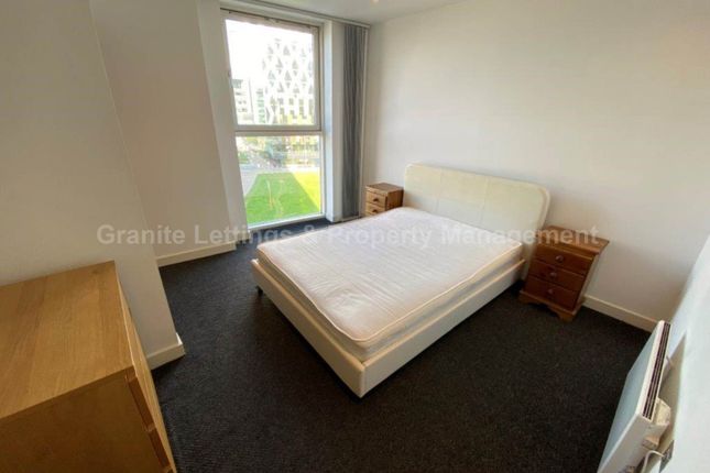 Flat to rent in City Lofts, 94 The Quays, Salford Quays
