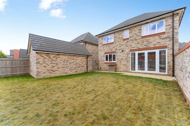 7, Groves Way, Cottenham, Cambridge photo 2