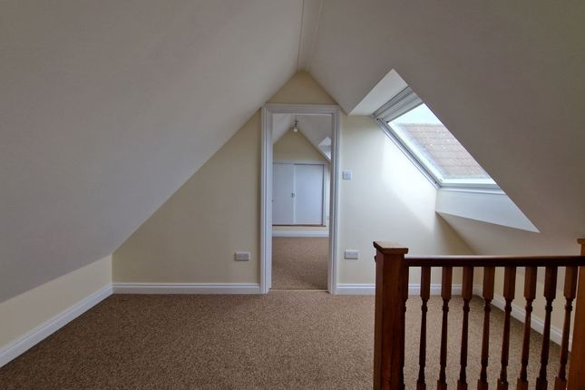 Flat to rent in Broad Robin, Gillingham
