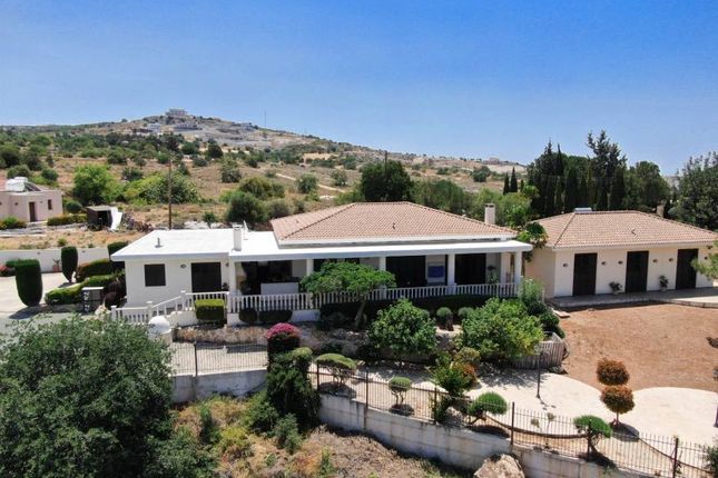 Thumbnail Bungalow for sale in Konia, Cyprus