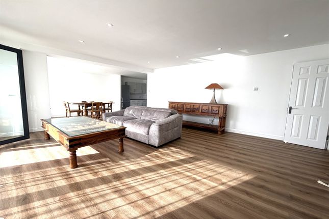 21 Inverness Mews, London photo 4