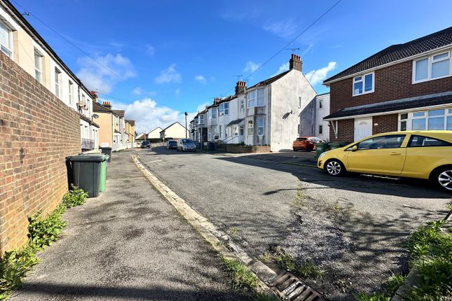 Terraced house to rent in Edinburgh Road, Bexhill-On-Sea