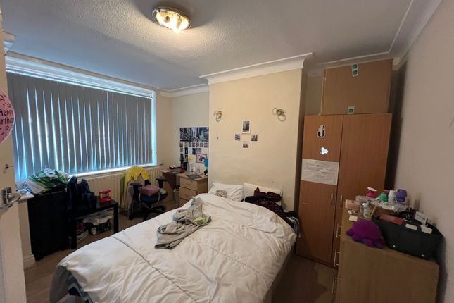 Property to rent in Kelso Gardens, Hyde Park, Leeds