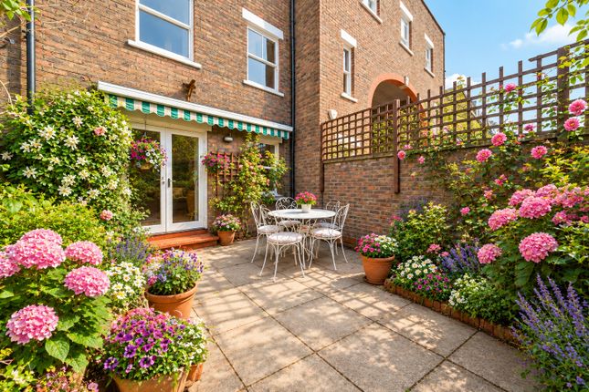 5, Mustow Place, London photo 2